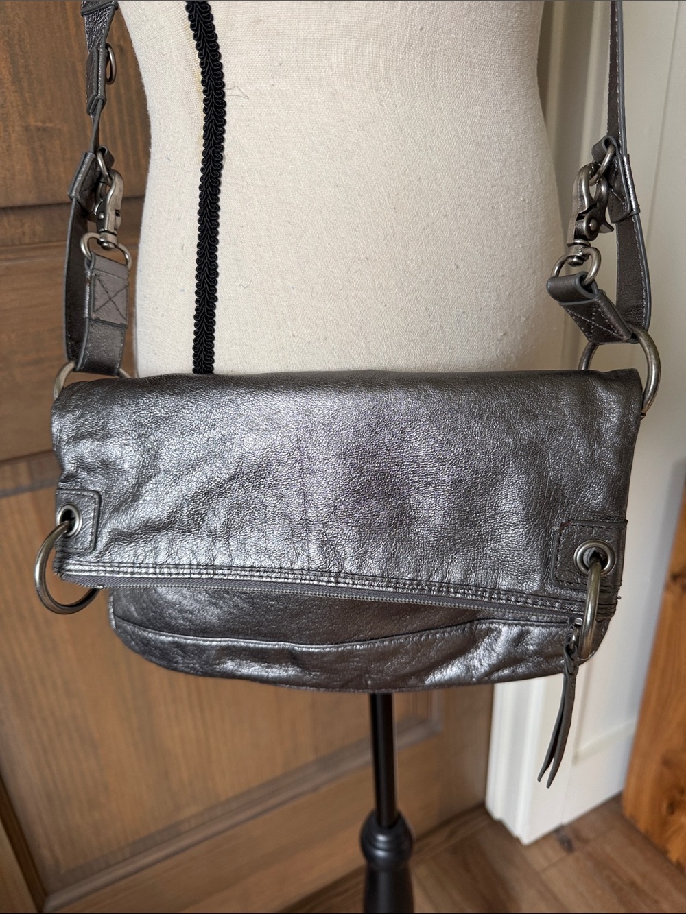 The Sak Metallic Gunmetal Crossbody Bag - Versatile Everyday Shoulder Bag - Picture 2 of 5